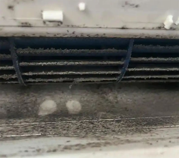 分宜空调吹的风有股烧焦味是怎么回事